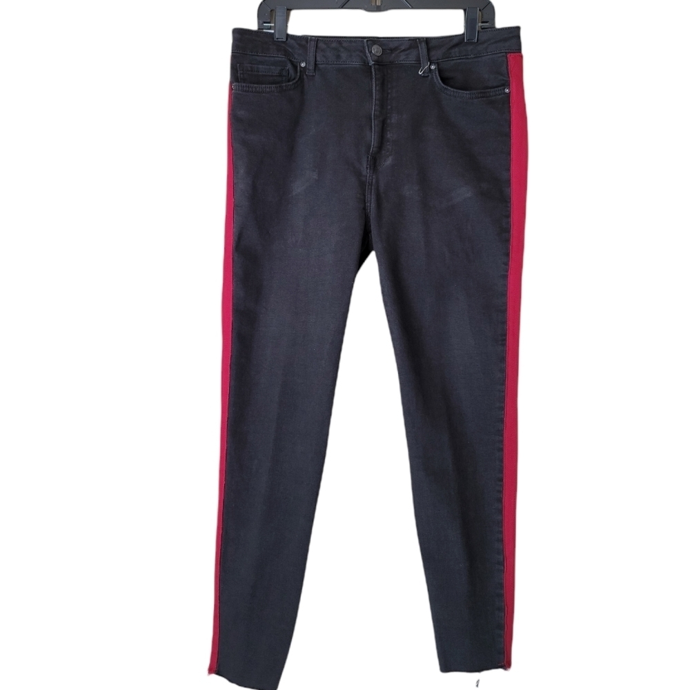 **NWT** Forever 21 Los Angeles High Rise Skinny Fit Raw Hem Red Side StripeJeans
